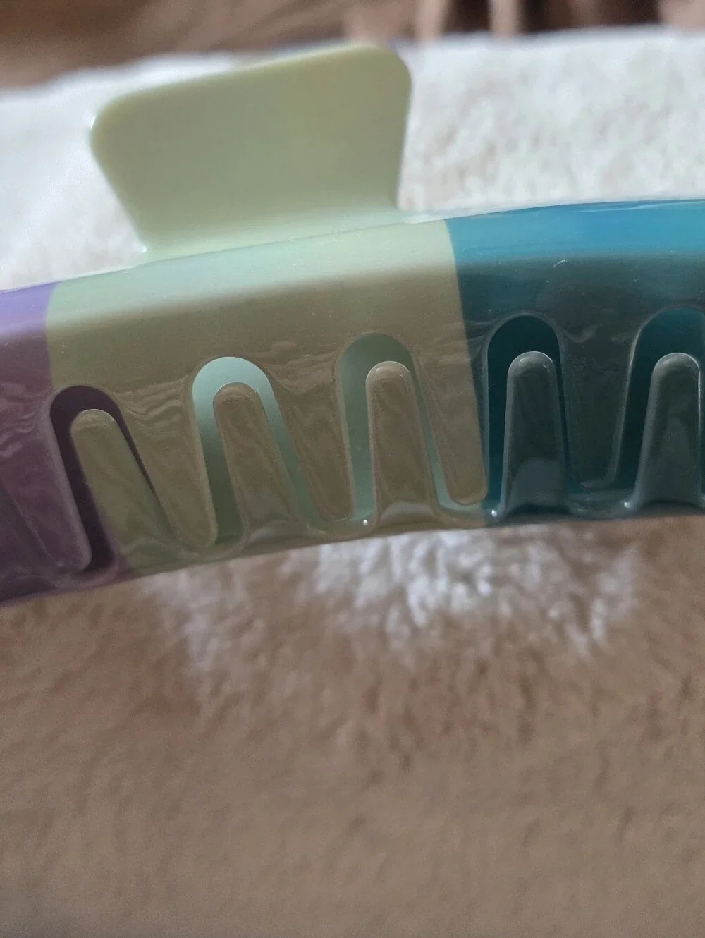 Universal Thread Hair Claw Clip NWT